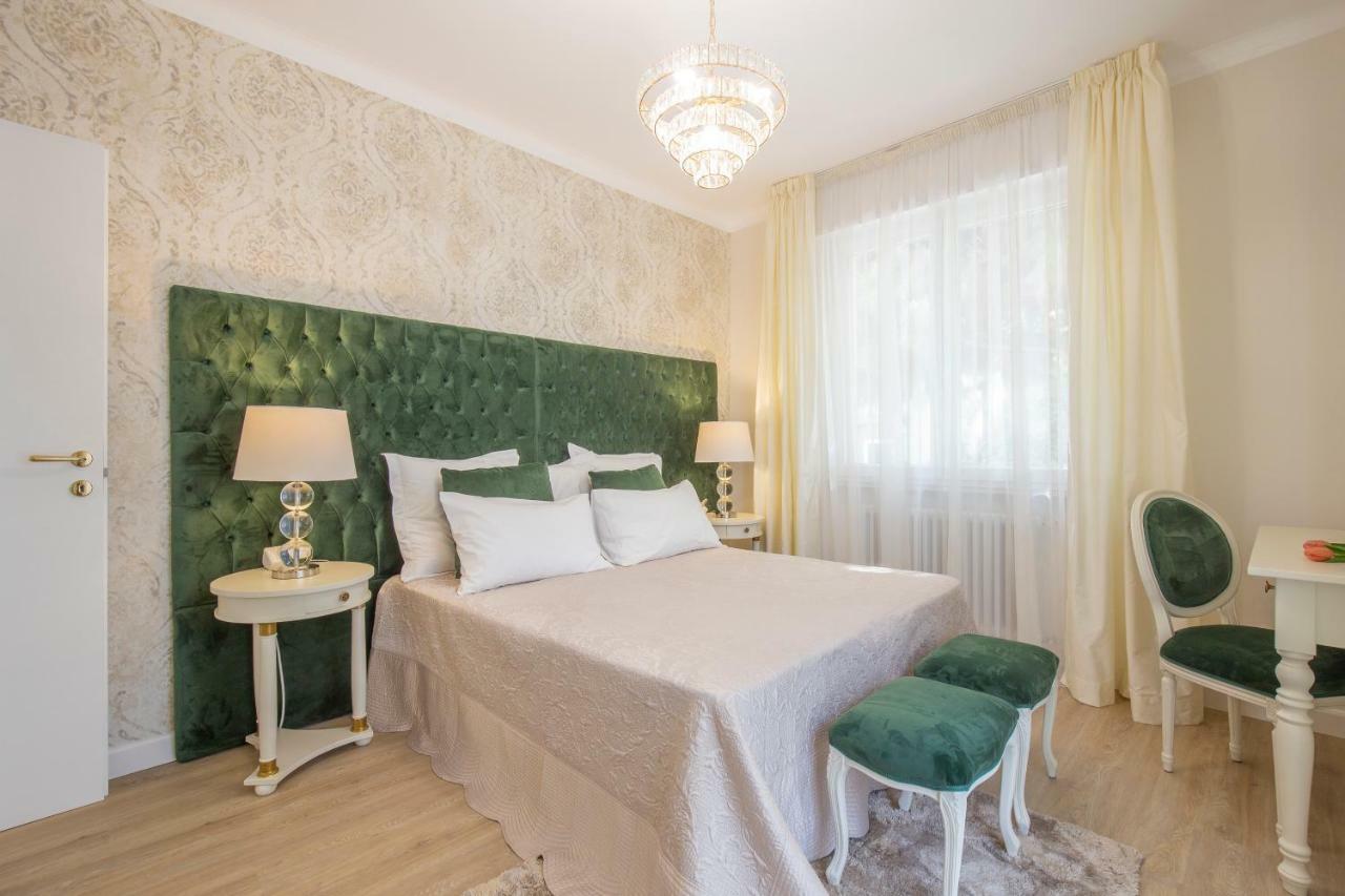 Crys: Apartments, Holiday, Business, Verde Verona Exterior foto